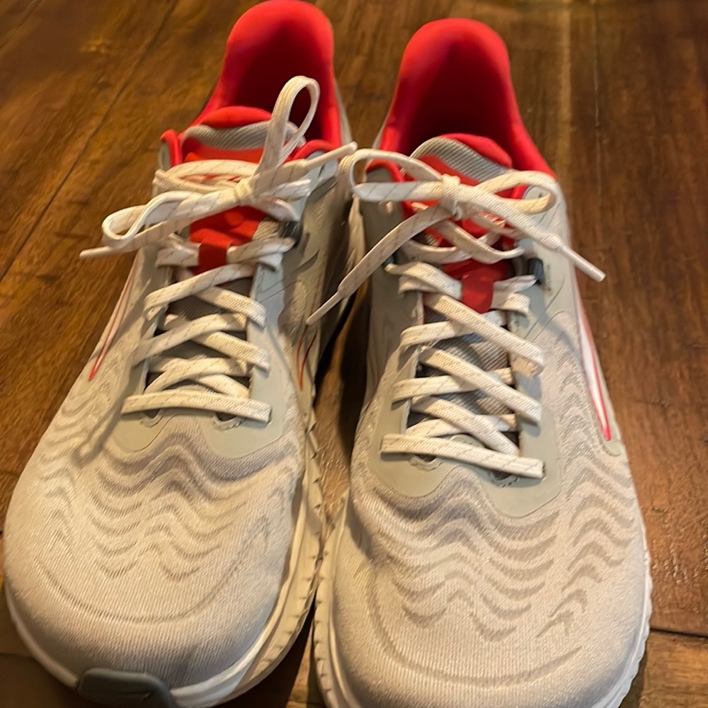 Altra Torin 7.  Worn 3 times, one run.  Clean and new, smokeless home.
